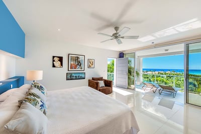 Luxury Villa Photo #25