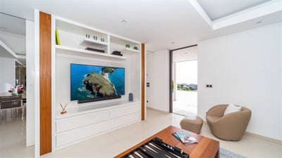 Luxury Villa Photo #34