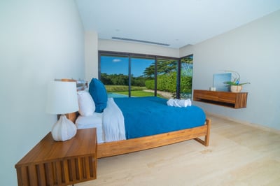Luxury Villa Photo #13