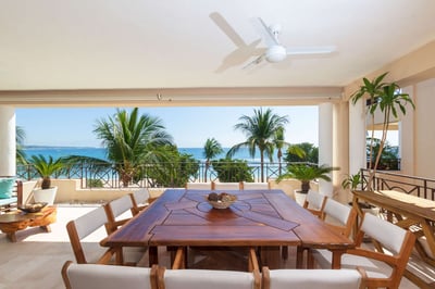 Luxury Villa Photo #4