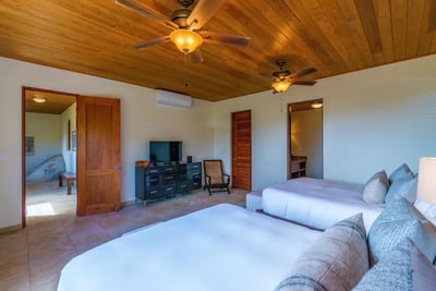 Luxury Villa Photo #20