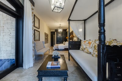 Luxury Villa Photo #57