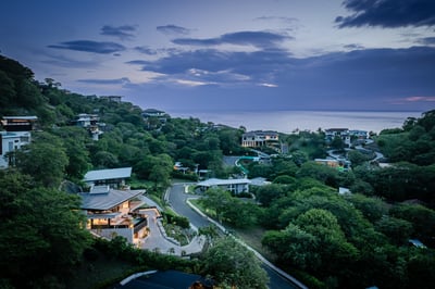 3 minutes drive from the beach