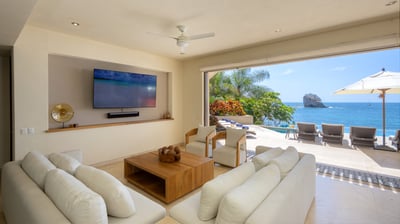 Luxury Villa Photo #12