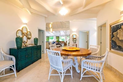 Luxury Villa Photo #5