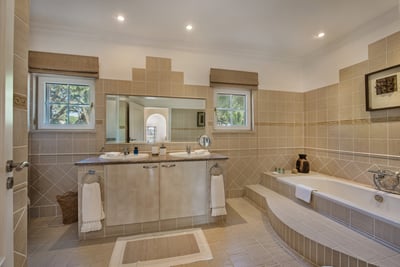 Luxury Villa Photo #15