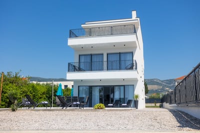 Luxury Villa Photo #6