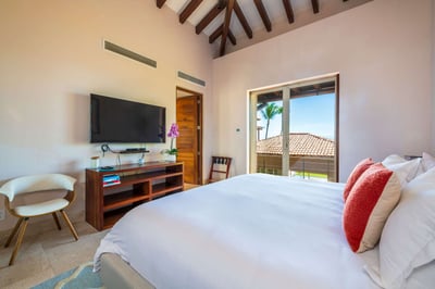 Luxury Villa Photo #22
