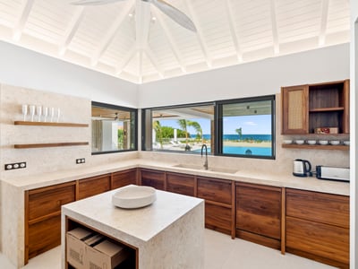 Luxury Villa Photo #11