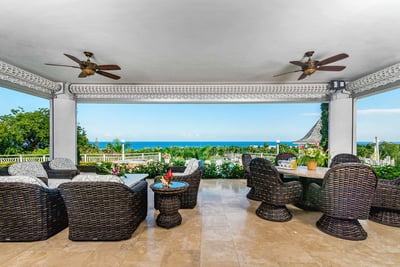 Luxury Villa Photo #6