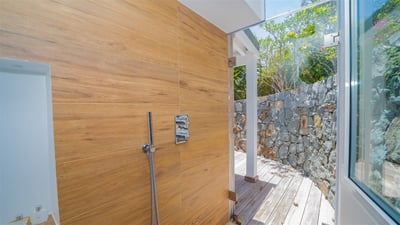 Luxury Villa Photo #31