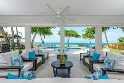 Luxury Villa Photo #16