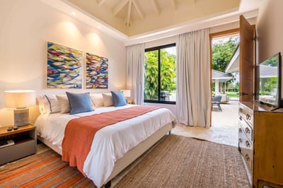 Luxury Villa Photo #24