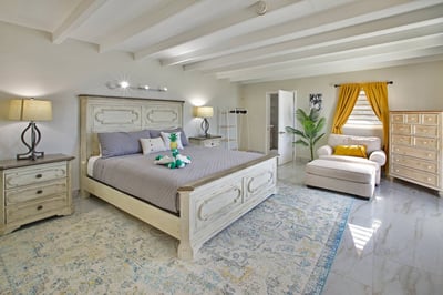 Luxury Villa Photo #33
