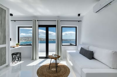 Luxury Villa Photo #18