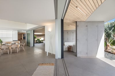Luxury Villa Photo #20