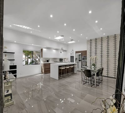 Luxury Villa Photo #8