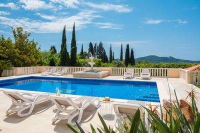Luxury Villa Photo #21