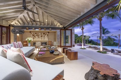 Luxury Villa Photo #17