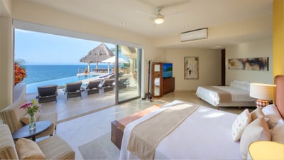 Luxury Villa Photo #30