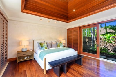 Luxury Villa Photo #31