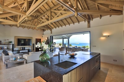 Luxury Villa Photo #17