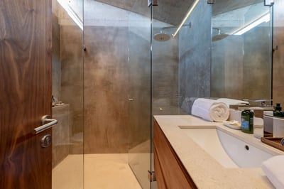 Luxury Villa Photo #31