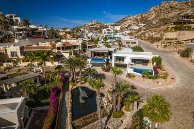 Luxury Villa Photo #36