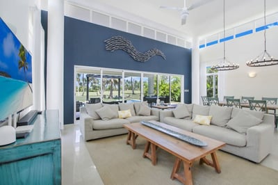 Luxury Villa Photo #12