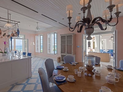 Luxury Villa Photo #14