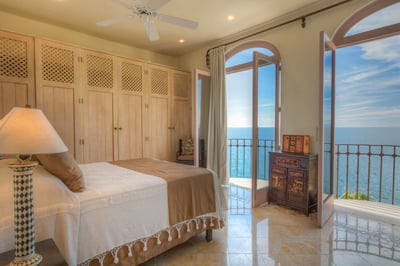 Luxury Villa Photo #20