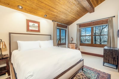 Luxury Villa Photo #32