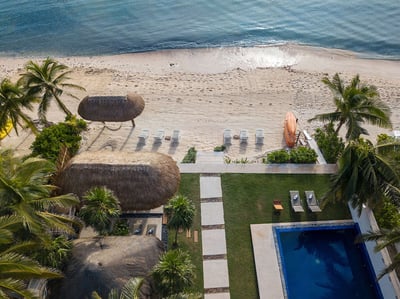 Luxury Villa Photo #6