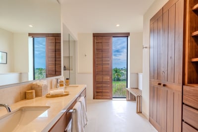 Luxury Villa Photo #18
