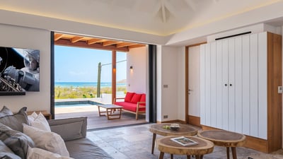 Luxury Villa Photo #36