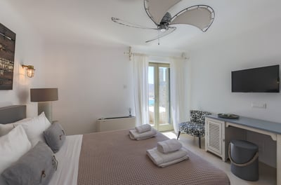 Luxury Villa Photo #35