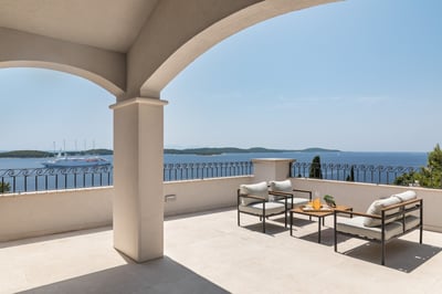 Luxury Villa Photo #31
