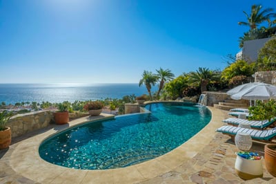 Luxury Villa Photo #8