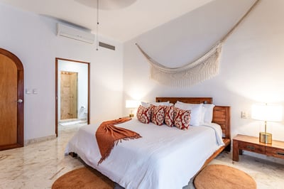 Luxury Villa Photo #42