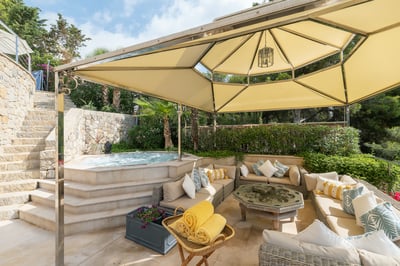 Luxury Villa Photo #8