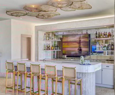 Luxury Villa Photo #23
