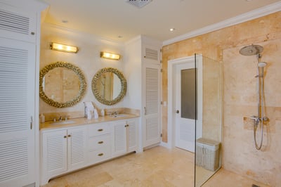 Luxury Villa Photo #50