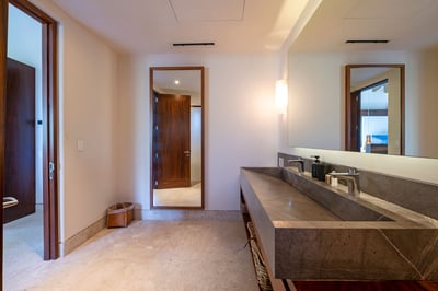 Luxury Villa Photo #47