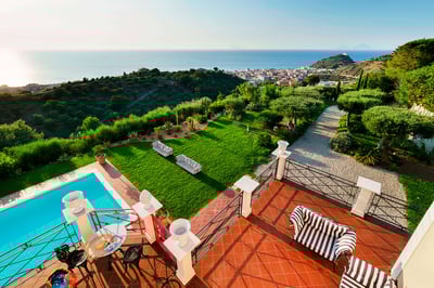 Luxury Villa Photo #11