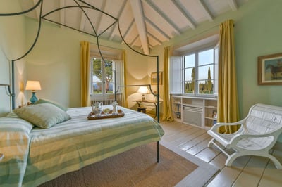 Luxury Villa Photo #29