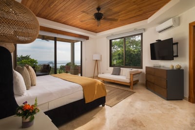 Luxury Villa Photo #39