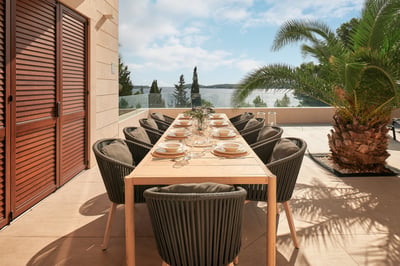 Luxury Villa Photo #38