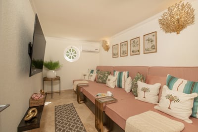 Luxury Villa Photo #18
