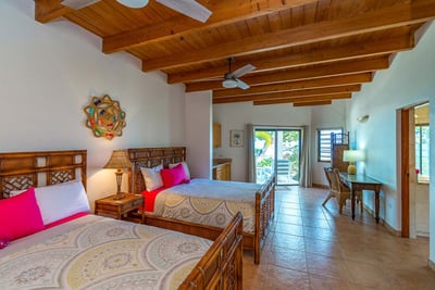 Luxury Villa Photo #20