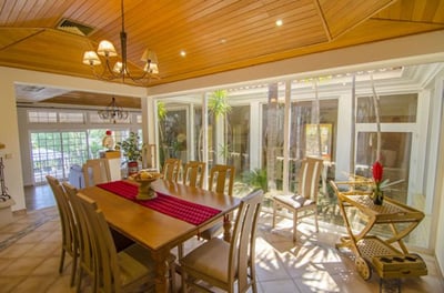 Luxury Villa Photo #9